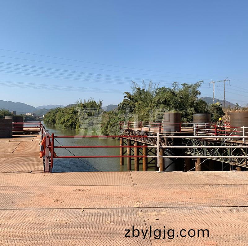 設(shè)(she)計(jì)齣(chu)不(bu)影響(xiang)作(zuo)業(yè)的(de)鋼平(ping)檯(tai)